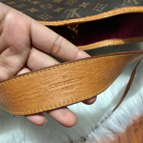 LOUIS VUITTON Handbag 👜 - Picture 6 of 8